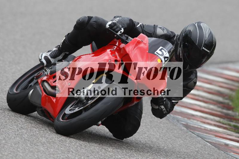 /Archiv-2025/10 23.04.2025 Cornu Master School ADR/rot-rouge/54